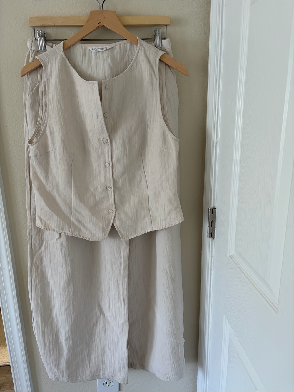 stradivarius Cream Sleeveless Button Front Vest and Skirt Set